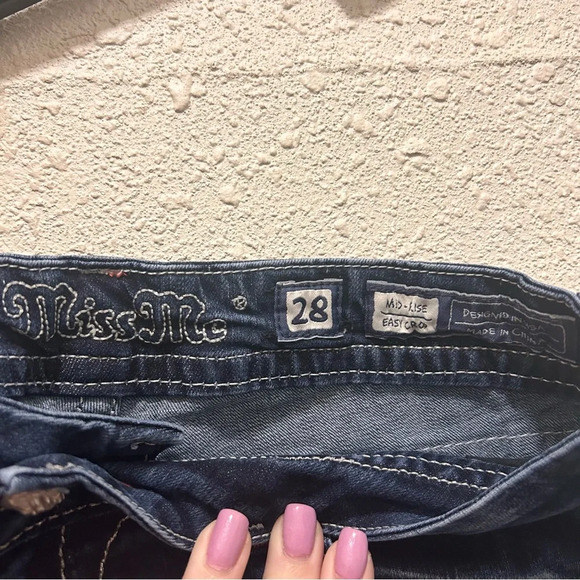 Miss Me Mid-Rise Easy Crop Aztec Detail Jeans 28 - Picture 9 of 9